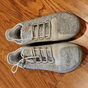 Adidas tubular sneaker